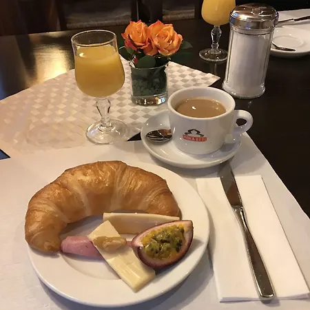 Otel Kull Von Schmidsfelden 3*