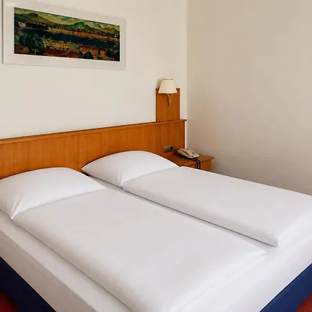Otel Kull Von Schmidsfelden